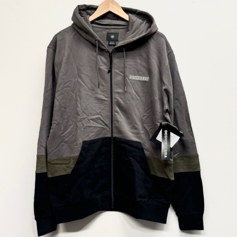 DC Shoe Co Zip Hoodie New With Tags Size Medium / Large